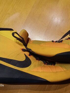 MENS NIKE HYPERDUNK SIZE:9